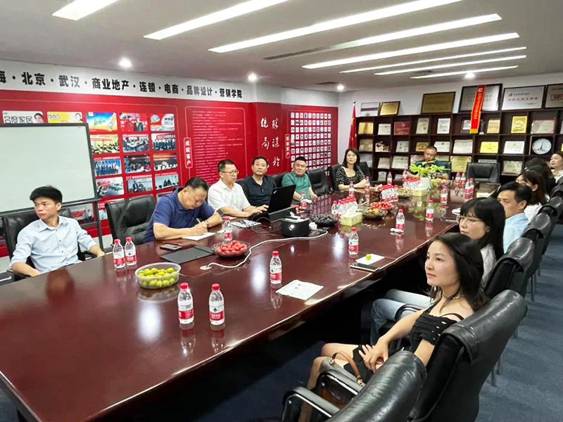 宜昌廣東商會、湖北人民政府駐深、宜昌人民政府駐深等領導與企業家一行蒞臨南方略咨詢集團指導工作4